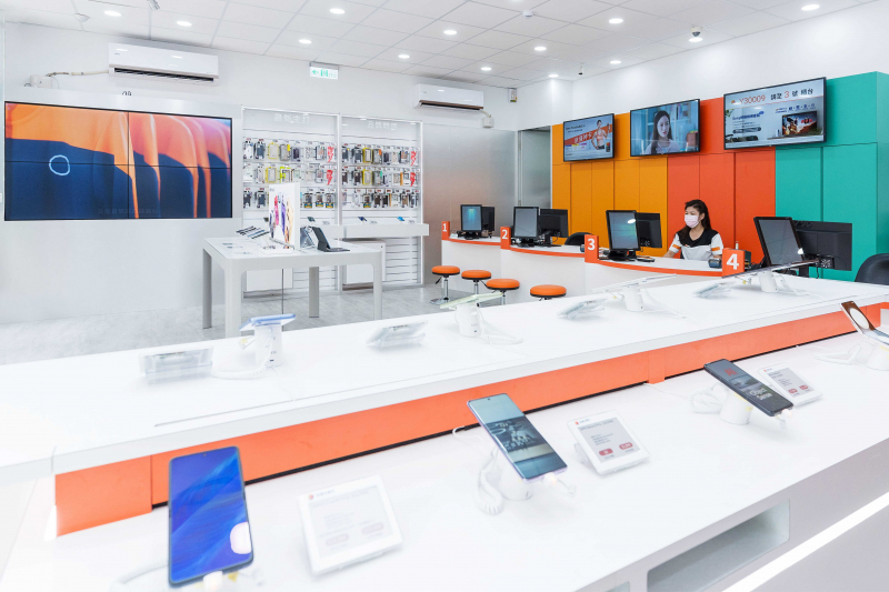 創利空間智慧零售軟硬整合方案，協助臺灣大哥大門市完成數位內容行銷系統的佈建，打造全新世代的數位服務據點